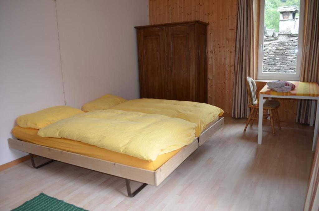 Hotel Garni Maggia Giumaglio Quarto foto